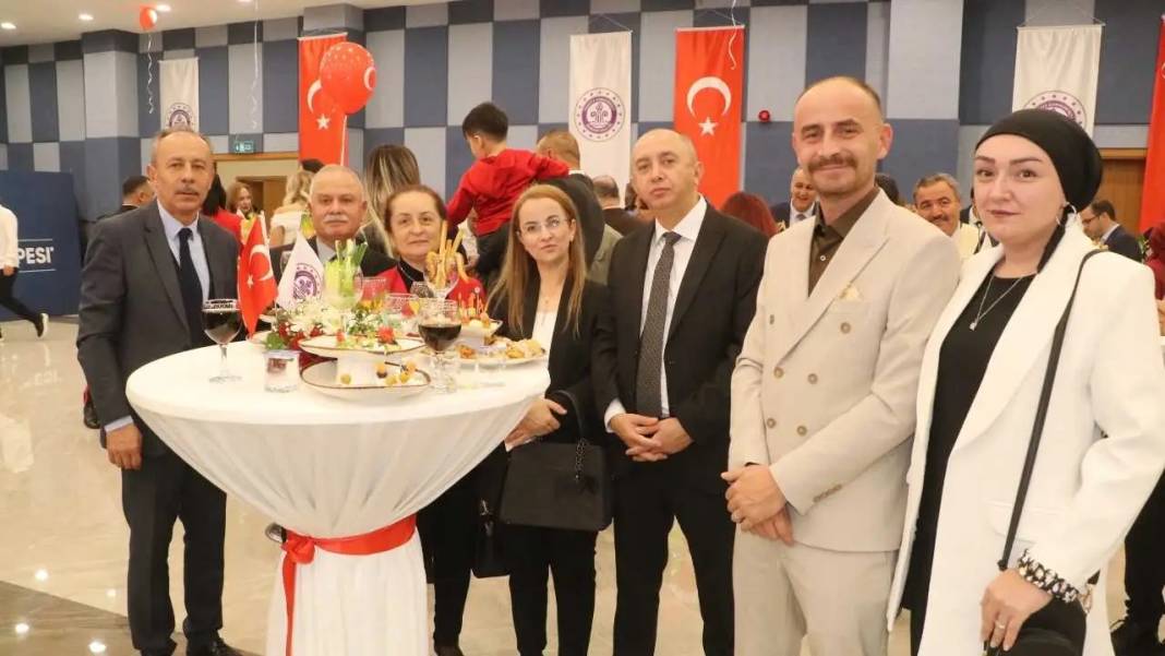 Burdur’da Bayram Coşkusu MAKÜ’de Zirveye Çıktı! 4